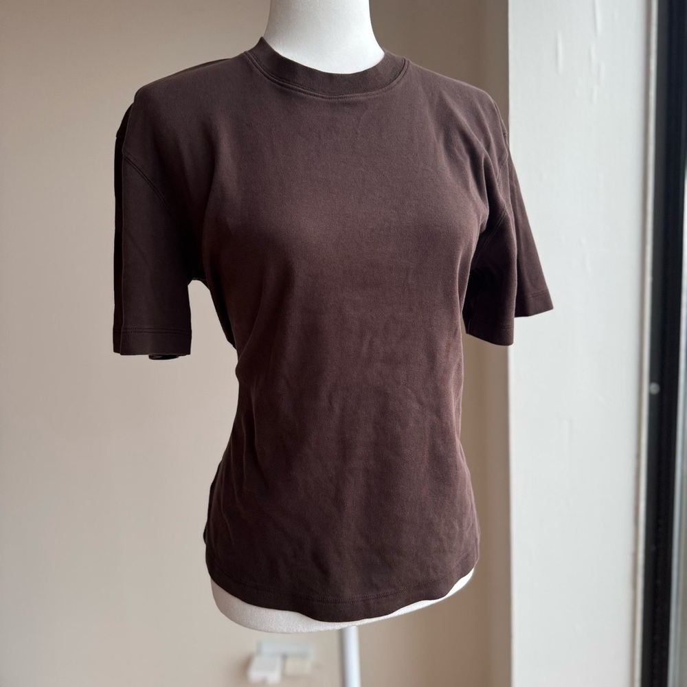 Aritzia Babaton Rich Brown Short Sleeve Organic Cotton Tee Size XS